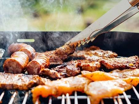 Charcutier pour barbecue pour brochettes à Valence en Drome Ardèche